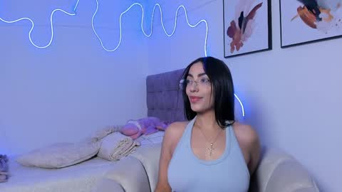 Alaia Alegria online show from April 1, 11:35 pm