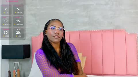 Snapshot of alaia_colins chatting on April 29, 1:21 am alaia_colins online show from April 29, 1:21 am