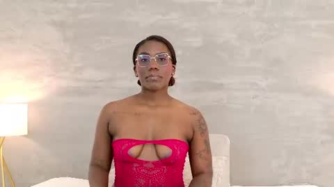 Snapshot of alaia_colins chatting on July 9, 4:38 am alaia_colins online show from July 9, 4:38 am