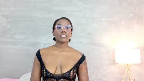 Snapshot of alaia_colins chatting on July 10, 2:16 am alaia_colins online show from July 10, 2:16 am