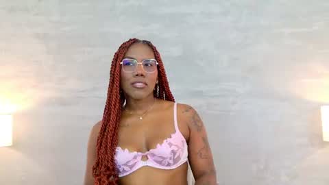 Snapshot of alaia_colins chatting on July 18, 2:38 am alaia_colins online show from July 18, 2:38 am