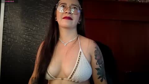 Snapshot of alaia_soul_ chatting on June 16, 9:28 pm AlaiaSam online show from June 16, 9:28 pm