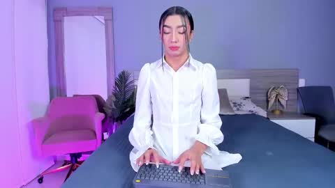 alaiaguerra online show from November 24, 7:57 pm