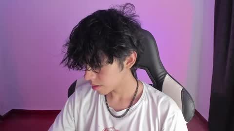 Snapshot of alan18n chatting on December 28, 5:44 am alan18n online show from December 28, 5:44 am