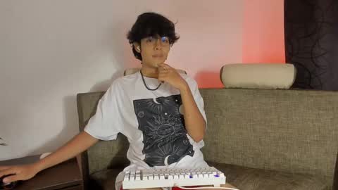 Snapshot of alan18n chatting on March 7, 2:04 am alan18n online show from March 7, 2:04 am