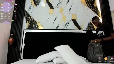 alan_blacke online show from November 1, 7:49 pm