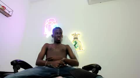 alan_blacke online show from November 10, 9:36 pm