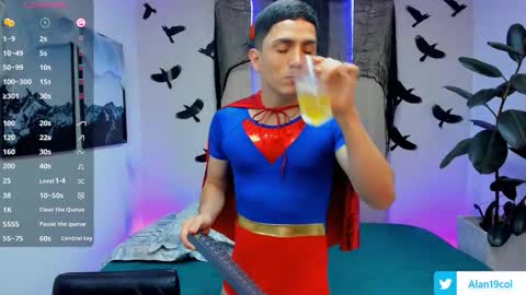 Snapshot of alan_nd_kevin chatting on October 26, 11:38 am Alan  Kevin can we reach 100 thumbs up please guys  online show from October 26, 11:38 am