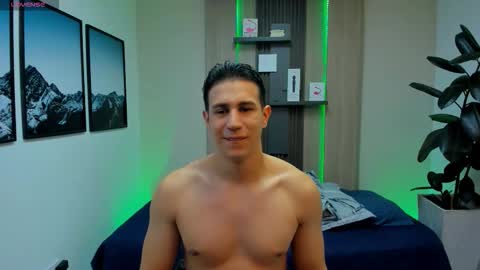 Alan  Kevin can we reach 100 thumbs up please guys  online show from March 14, 7:08 pm