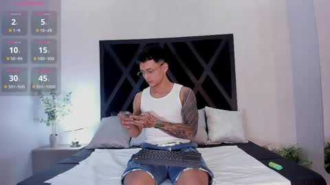 alan_salazar online show from May 18, 5:30 pm