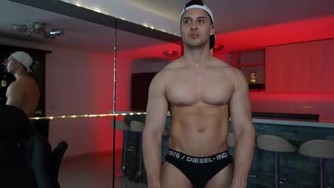 Snapshot of alan_vidal chatting on February 27, 8:03 am Alan Vidal online show from February 27, 8:03 am