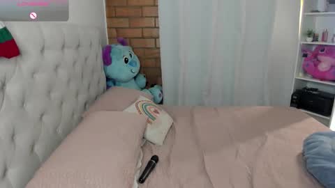 Snapshot of alana_dantes chatting on January 6, 4:11 pm M E L I online show from January 6, 4:11 pm