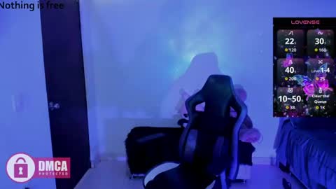 Snapshot of alana_pherson chatting on July 3, 6:58 pm alana_pherson online show from July 3, 6:58 pm
