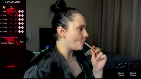 Julia online show from November 5, 12:21 am