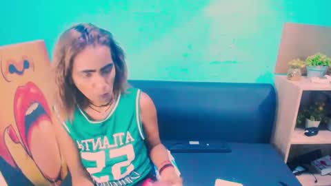 Snapshot of alanadelray chatting on January 11, 6:45 am alanadelray online show from January 11, 6:45 am