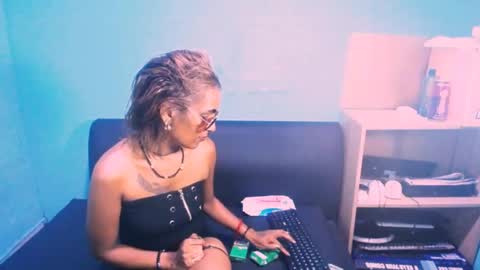 Snapshot of alanadelray chatting on March 12, 11:42 am alanadelray online show from March 12, 11:42 am