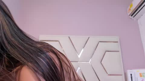 alanarousse_ online show from May 22, 12:22 pm
