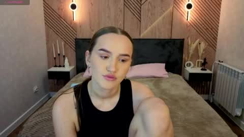 alanna_warner online show from May 13, 8:55 am