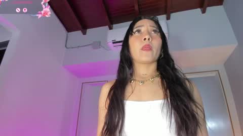 Snapshot of alannaajoness chatting on April 29, 5:30 pm Alanna Jonnes online show from April 29, 5:30 pm