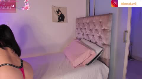 Snapshot of alannalove__ chatting on March 19, 7:18 pm Alanna online show from March 19, 7:18 pm