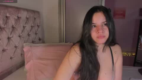 Snapshot of alannalove__ chatting on July 27, 12:34 pm Alanna online show from July 27, 12:34 pm