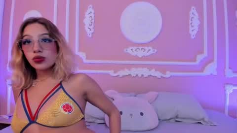 alannamilan online show from June 27, 2:55 pm