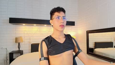 Snapshot of alannaughty_ chatting on January 7, 9:35 pm alannaughty_ online show from January 7, 9:35 pm