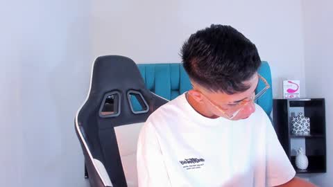 Snapshot of alannaughty_ chatting on January 26, 7:32 am alannaughty_ online show from January 26, 7:32 am