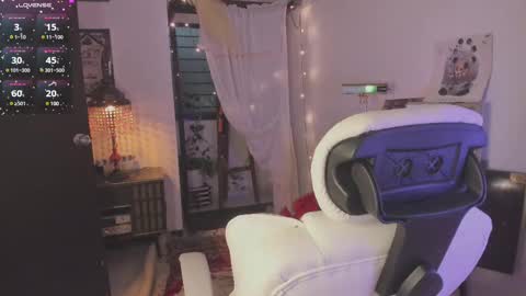 Snapshot of alaskagrace chatting on February 18, 2:05 am Alaska Grace       online show from February 18, 2:05 am