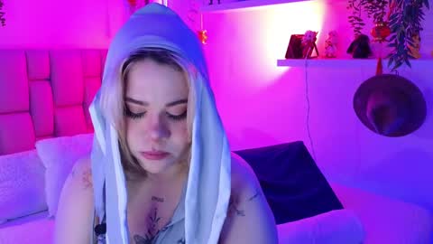 albaandthayron online show from April 4, 12:13 pm