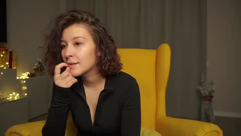 Snapshot of albertaellen chatting on January 12, 9:51 pm Hi all. My name is Stela and this is my first day here online show from January 12, 9:51 pm