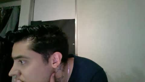 albertoarenas16 online show from May 26, 2:07 am