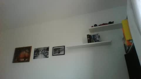 Snapshot of albertodivenire chatting on February 1, 3:28 pm albertodivenire online show from February 1, 3:28 pm