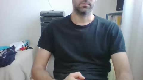 Snapshot of albertodivenire chatting on February 2, 10:13 am albertodivenire online show from February 2, 10:13 am