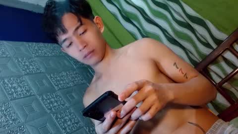 Snapshot of albertx_destroyer69 chatting on February 16, 3:37 am Albert online show from February 16, 3:37 am