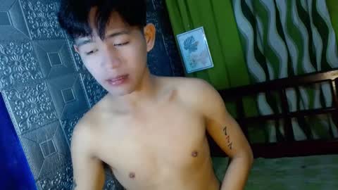 Snapshot of albertx_destroyer69 chatting on February 26, 8:59 am Albert online show from February 26, 8:59 am