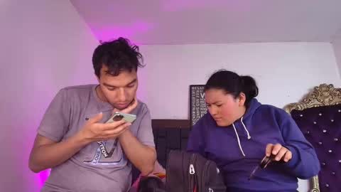 Snapshot of ale_and_shian chatting on December 1, 6:35 pm Ale and shian online show from December 1, 6:35 pm