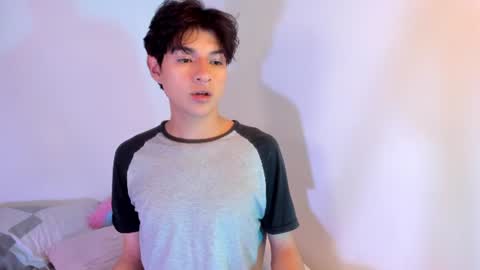 Snapshot of ale_aurarashii chatting on June 17, 6:27 am Ale aurarashii online show from June 17, 6:27 am
