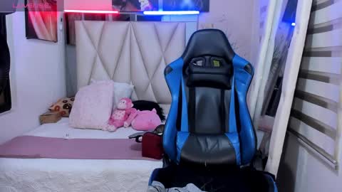 ale_noah_xxx online show from January 11, 7:39 am