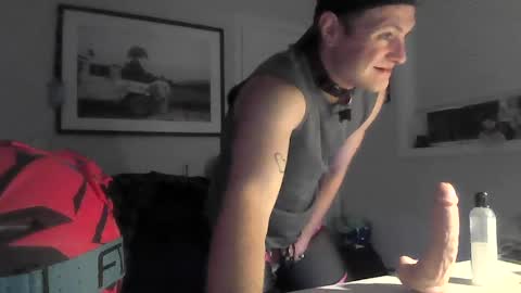 Snapshot of aleckautumn chatting on July 3, 8:54 am Aleck Autumn online show from July 3, 8:54 am