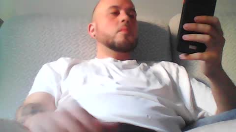 Snapshot of aleeexxxx4u chatting on June 17, 7:44 am aleeexxxx4u online show from June 17, 7:44 am