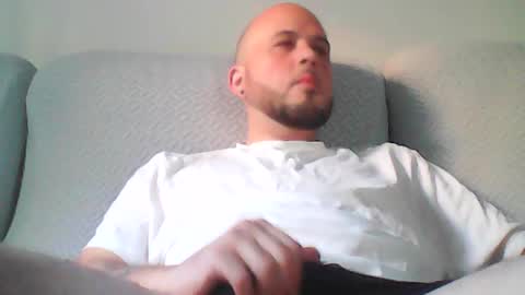 Snapshot of aleeexxxx4u chatting on July 1, 8:05 am aleeexxxx4u online show from July 1, 8:05 am