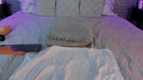 aleja_bloom online show from November 14, 12:59 pm