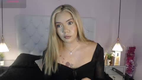 Snapshot of aleja_gh1 chatting on May 19, 7:53 pm 1 online show from May 19, 7:53 pm