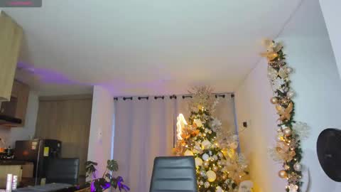 A L E J A N D R A online show from November 16, 11:05 am