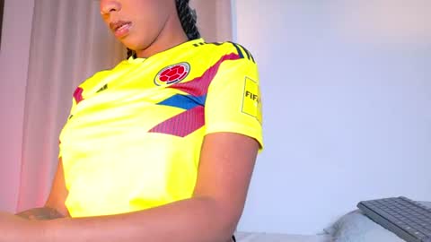 Snapshot of alejandra_dunn1 chatting on June 20, 9:17 pm alejandra_dunn1 online show from June 20, 9:17 pm