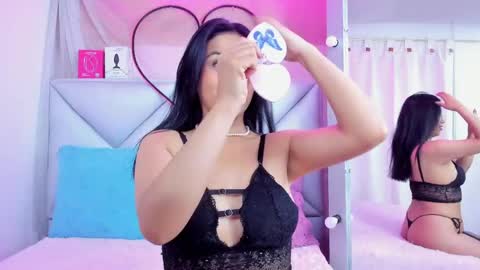 alejandra_lee19 online show from May 28, 2:31 am