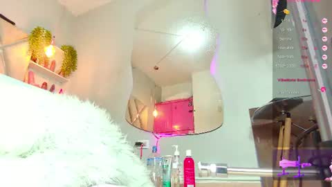 Snapshot of alejandra_martinss chatting on July 1, 2:40 pm alejandra martins online show from July 1, 2:40 pm