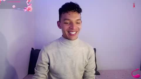 Snapshot of alejandro1993399605 chatting on December 15, 1:02 am Alejandro online show from December 15, 1:02 am