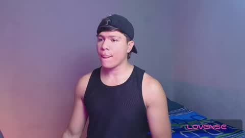 Snapshot of alejandro_vt chatting on November 9, 2:04 pm Alejandro G online show from November 9, 2:04 pm